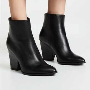 Stuart Weitzman black leather Belford booties - Size 9